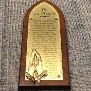 Vintage wood and Brass the 23rd Psalm wall plaque, 3d praying hands. 10x 5